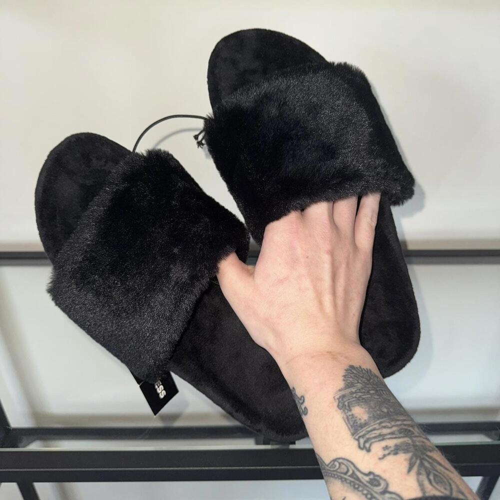 Express Black Faux Fur Slides size 10 NWT